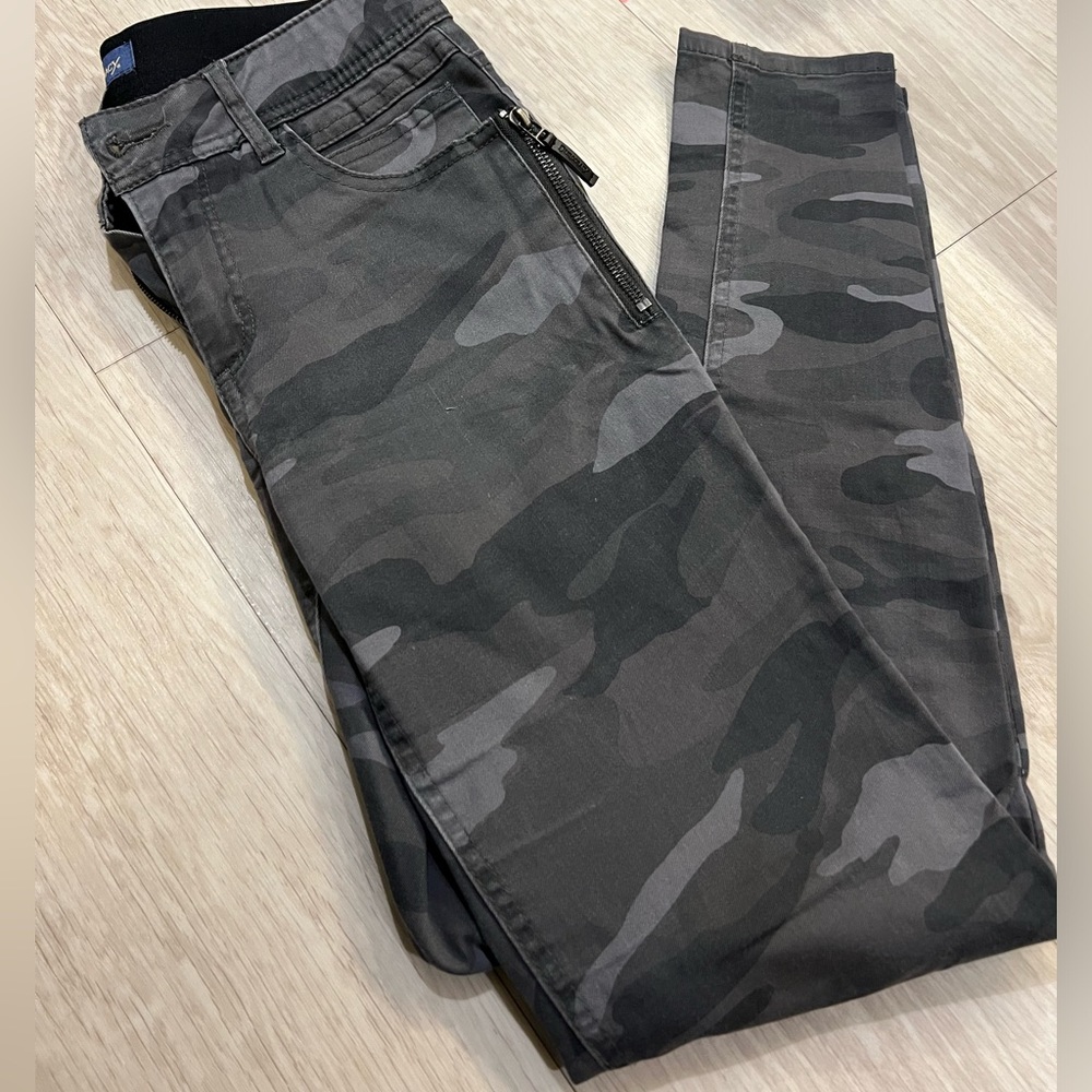 Gray Camo Straight leg pants zipper pocket